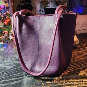 Portland Leather Classic Devan Tote in Plum
